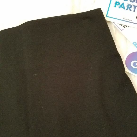 BCBGeneration black knit mini skirt sz. S - Picture 4 of 6